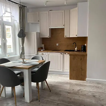 Apartament Kominkowy Przy Parku Połczyn-Zdrój Exterior foto